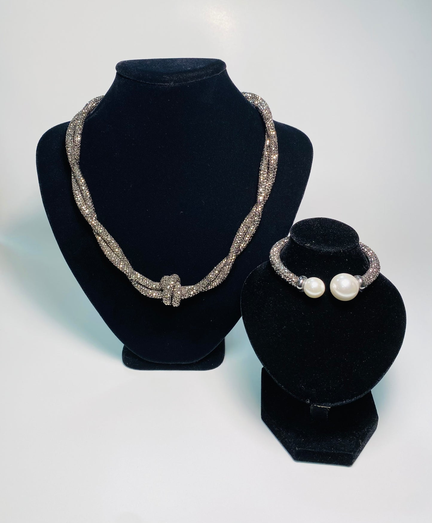 Shimmer Twist Know Necklace (Pewter)